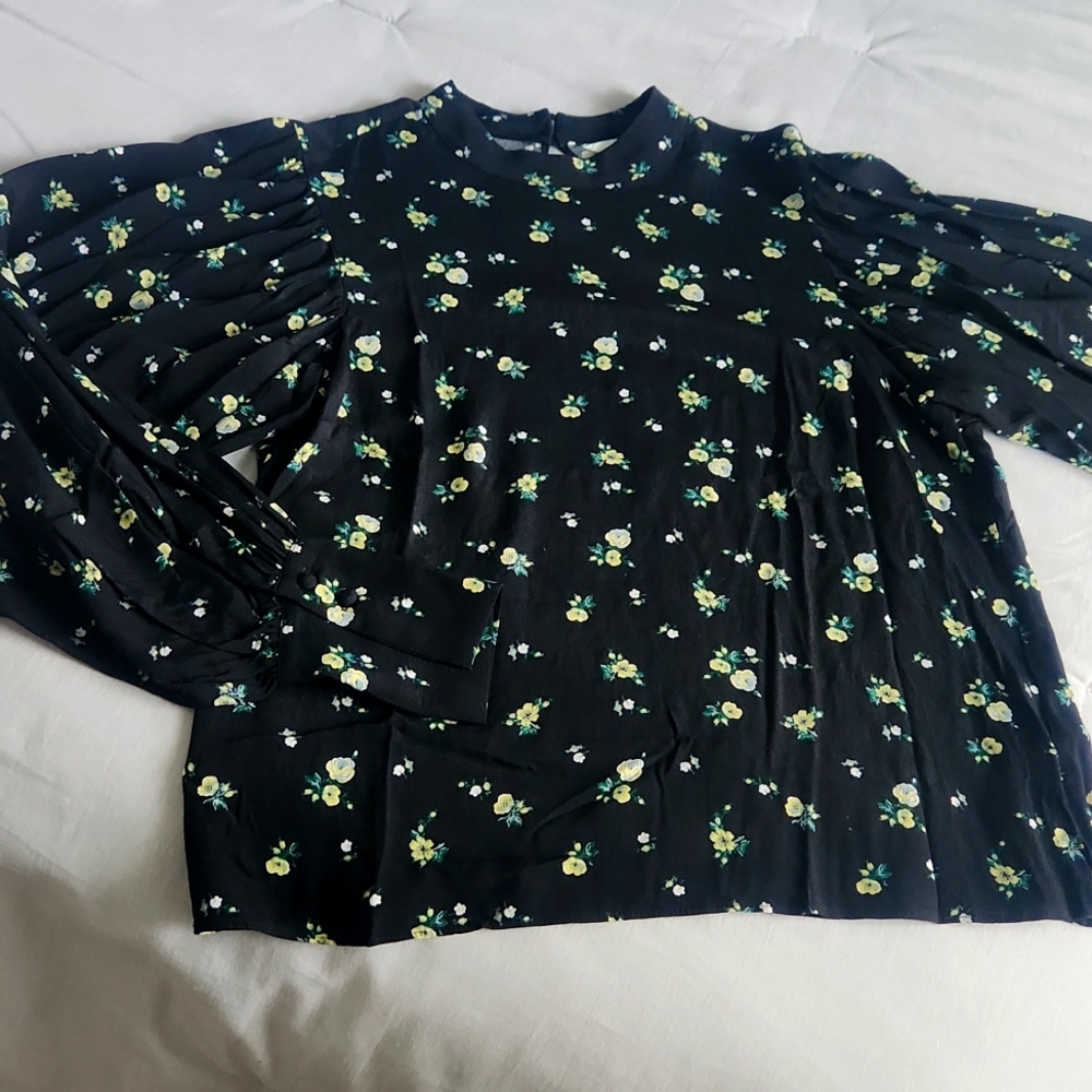 H&M new balloon long sleeve shirt